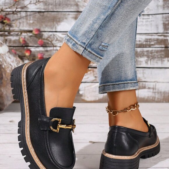 Black Casual Women's Platform Loafers with Metal Chain - Picture 5 of 6